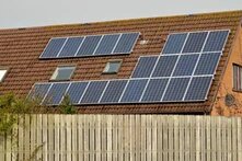 Solární panely na domě