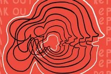 Illustration: Roter Hintergrund mit mehreren schwarzen, ineinander verschachtelten Silhouetten von Gesichtern. Im Hintergrund steht „SPEAK OUT, SPEAK UP, REPEAT“.
