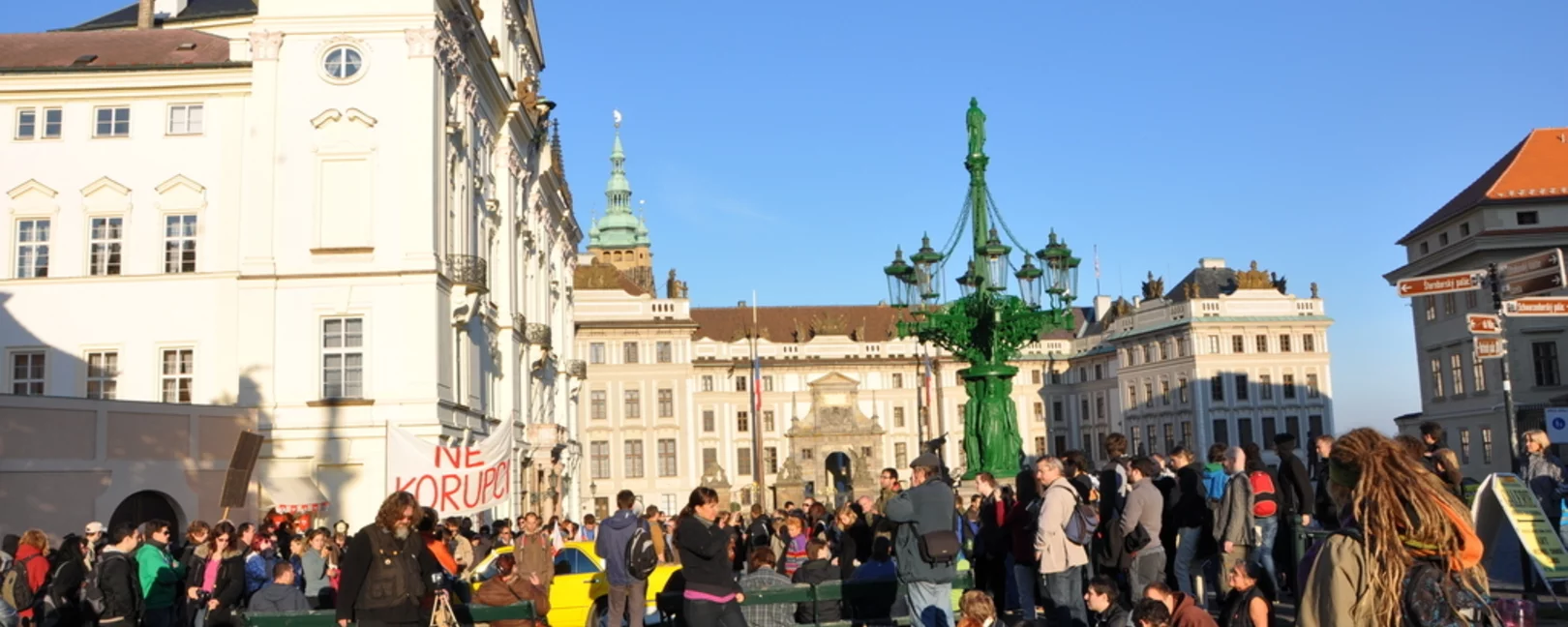 Demonstration in Prague castel