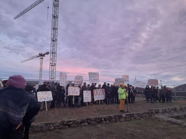 Representatives of civil society organisations from all over Hungary demonstrating against priority investments on 5 November 2021 